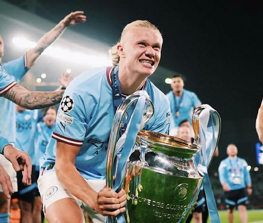 美女露内衣
